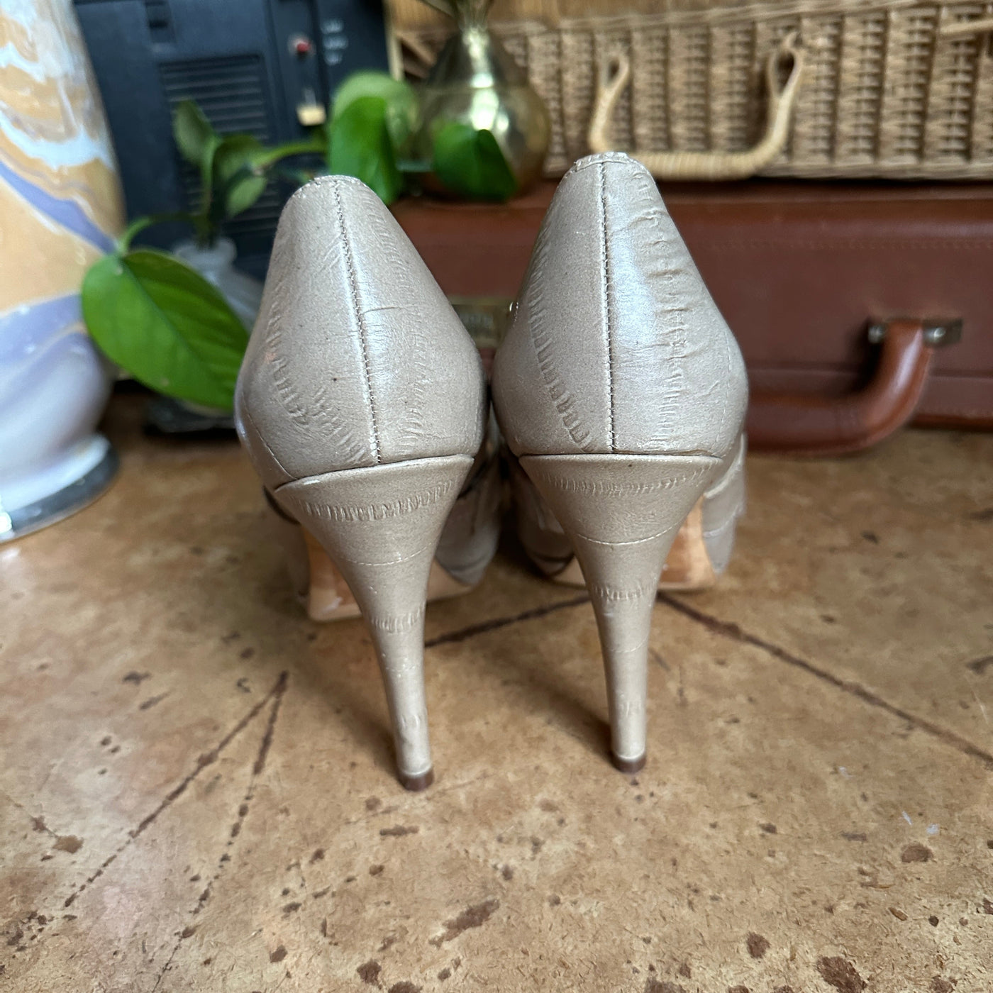 80s Beige Leather “Saks Fifth Avenue” Heels