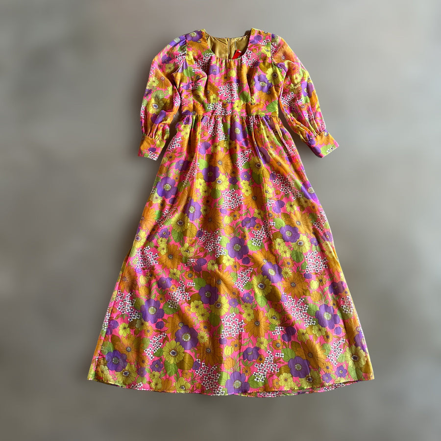 VTG floral dress with sheer sleeves!