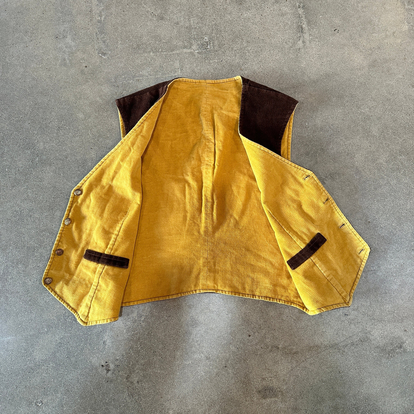VTG reversible yellow and brown vest